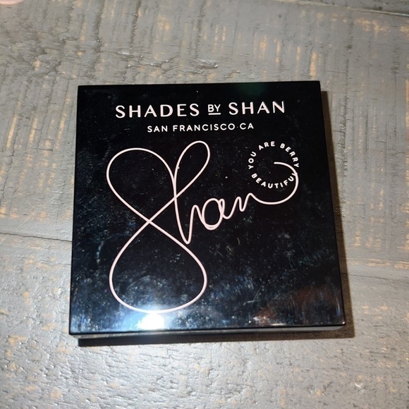 5/$25 Shades By Shan Cosmetics Highlighter- Marjorie NEW - Picture 2 of 4